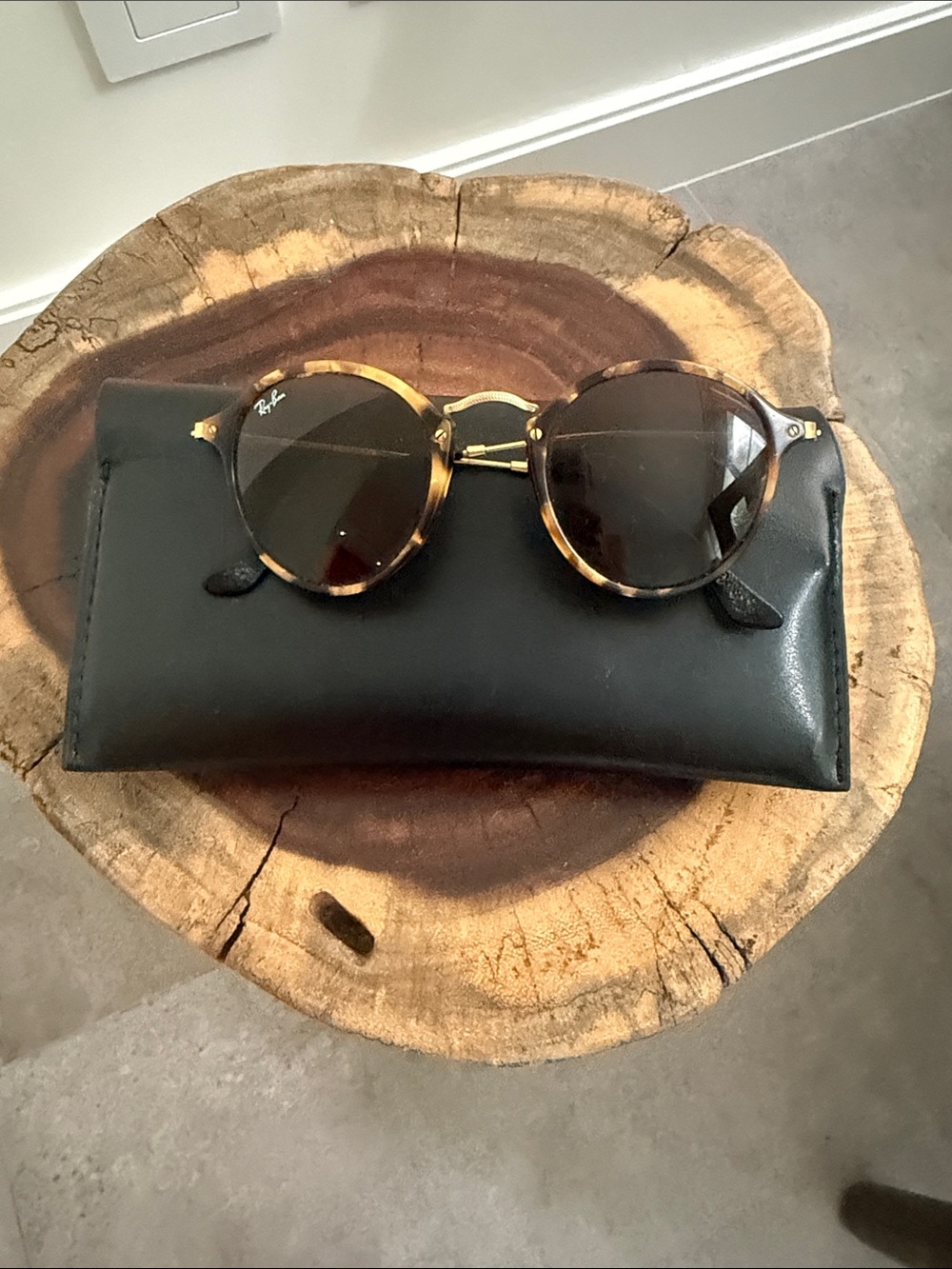 Ray-Ban Brown Tortoise Plastic Sunglassea